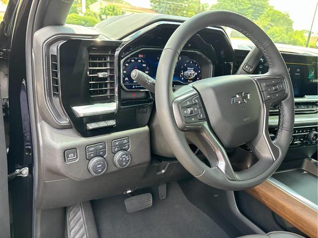 Photo of 2025 Black Chevrolet Silverado 2500