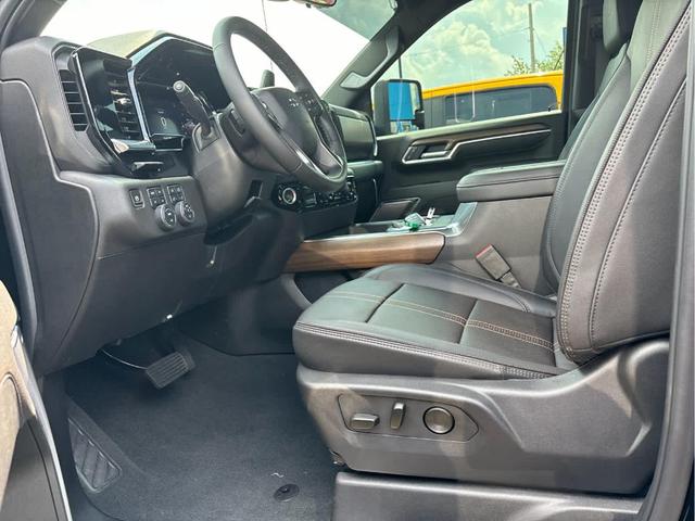 Photo of 2025 Black Chevrolet Silverado 2500