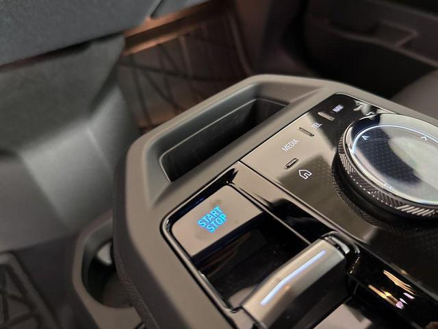Photo of 2025 Dark Graphite Metallic BMW iX