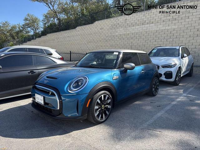 Photo of 2024 Island Blue Metallic MINI Hardtop