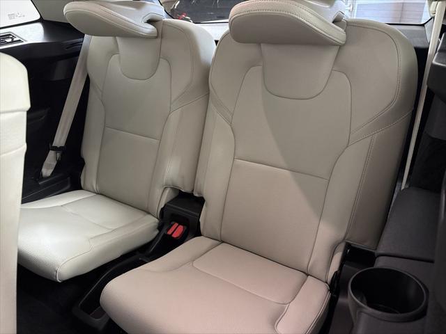 Photo of 2023 Silver Dawn Metallic Volvo XC90 Recharge Plug-In Hybrid