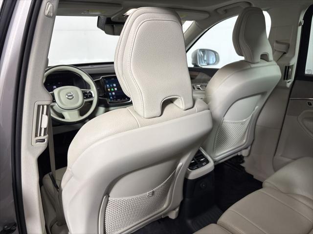 Photo of 2023 Silver Dawn Metallic Volvo XC90 Recharge Plug-In Hybrid