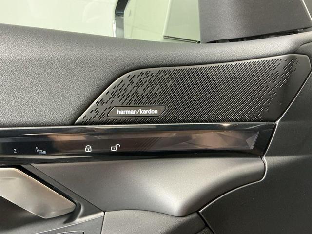 Photo of 2024 Alpine White BMW i5