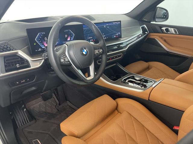 Photo of 2025 Alpine White BMW X5