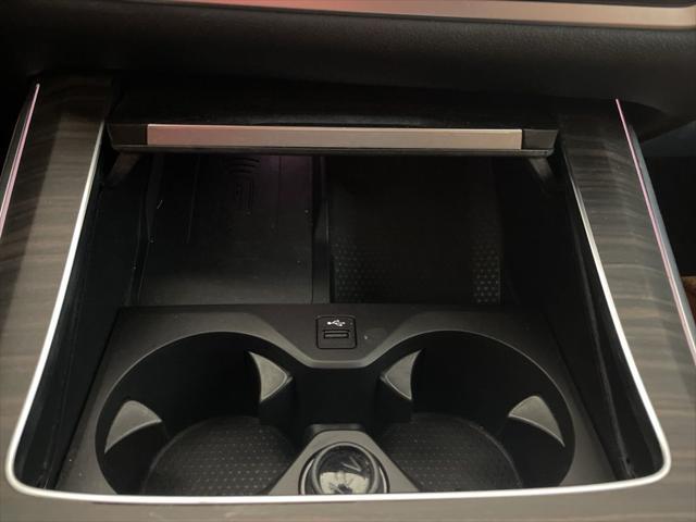 Photo of 2025 Alpine White BMW X5