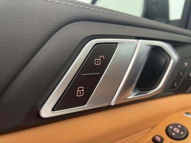 Photo of 2025 Alpine White BMW X5