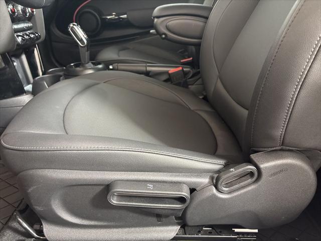 Photo of 2024 Chili Red MINI Convertible