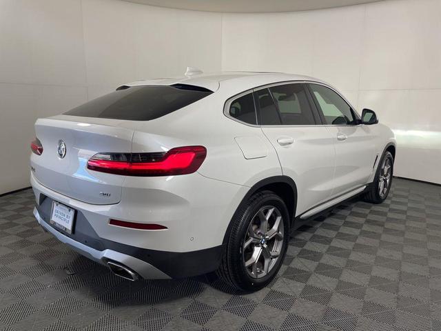 Photo of 2023 White Metallic BMW X4