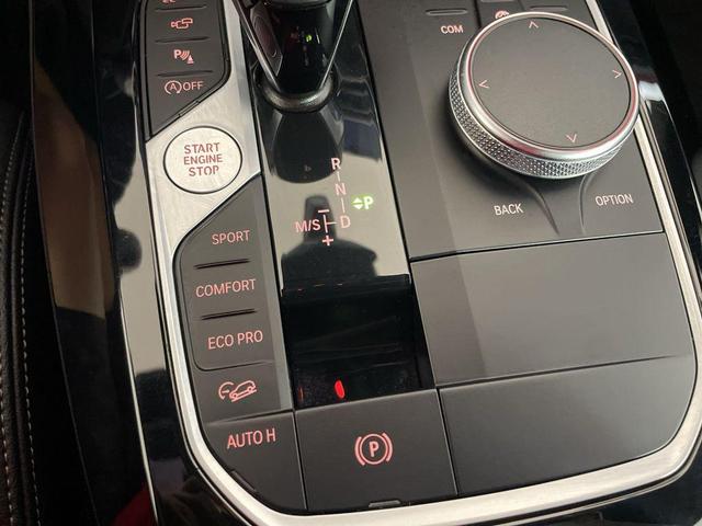 Photo of 2023 White Metallic BMW X4