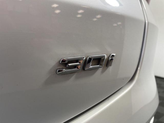 Photo of 2023 White Metallic BMW X4