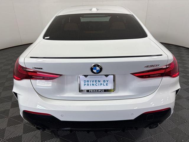 Photo of 2025 Alpine White BMW 430