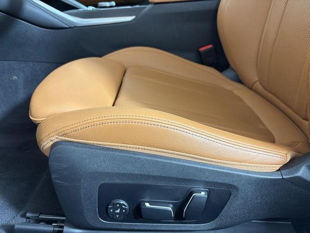 Photo of 2025 Alpine White BMW 430