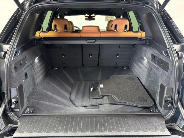 Photo of 2024 Black Sapphire Metallic BMW X5