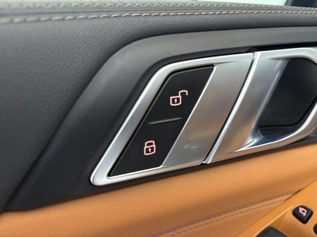 Photo of 2024 Black Sapphire Metallic BMW X5