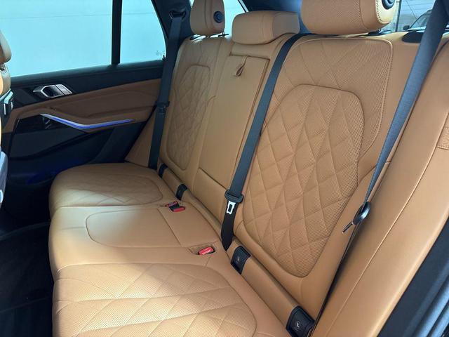 Photo of 2024 Black Sapphire Metallic BMW X5