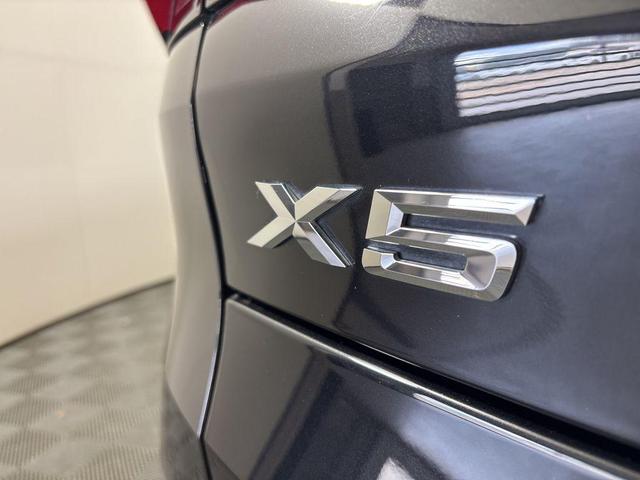 Photo of 2024 Black Sapphire Metallic BMW X5