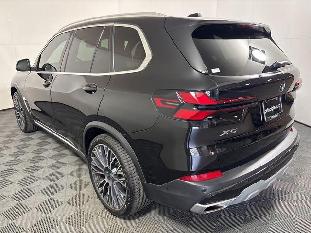Photo of 2024 Black Sapphire Metallic BMW X5