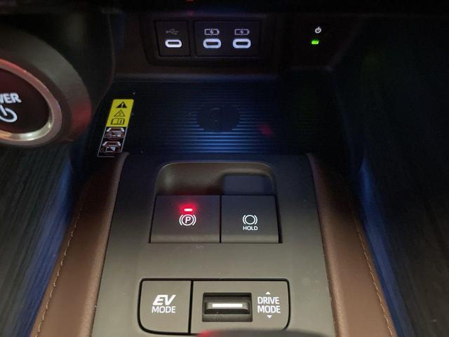 Photo of 2024 Ruby Flare Pearl Toyota Venza