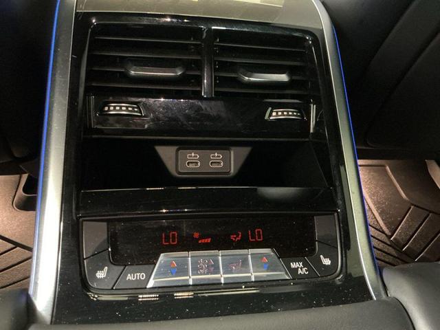 Photo of 2022 Alpine White BMW 840
