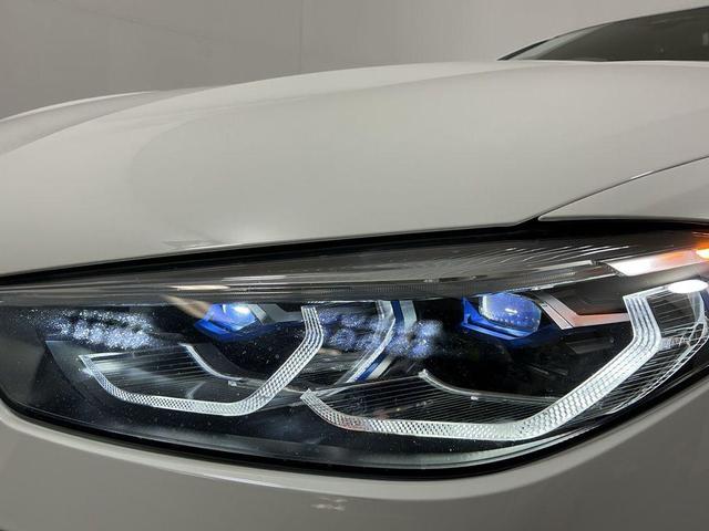 Photo of 2022 Alpine White BMW 840