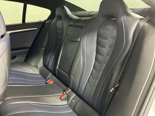 Photo of 2022 Alpine White BMW 840