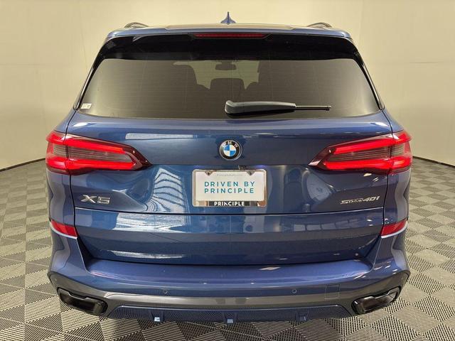 Photo of 2023 Phytonic Blue Metallic BMW X5