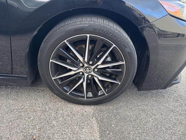 Photo of 2022 Midnight Black Metallic Toyota Camry