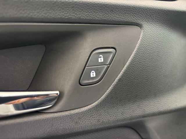 Photo of 2022 Summit White Chevrolet Trailblazer