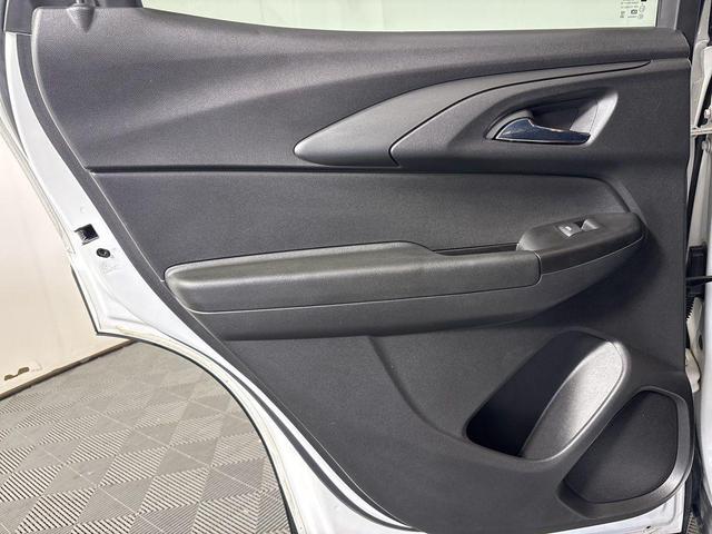 Photo of 2022 Summit White Chevrolet Trailblazer