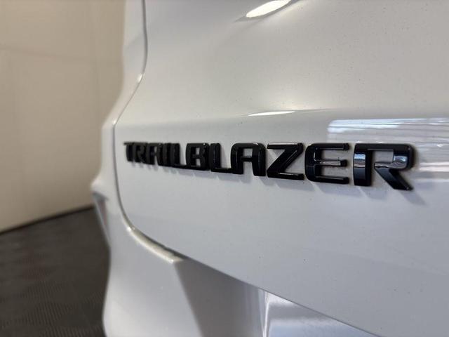 Photo of 2022 Summit White Chevrolet Trailblazer