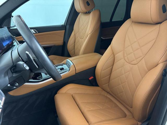 Photo of 2024 Alpine White BMW X5