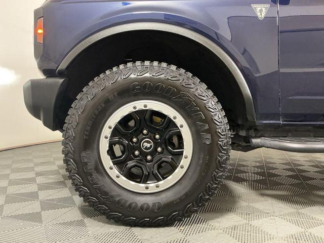 Photo of 2021 Antimatter Blue Metallic Ford Bronco