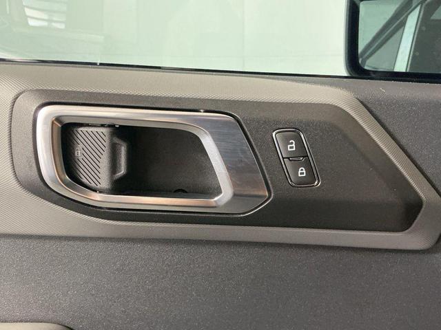 Photo of 2021 Antimatter Blue Metallic Ford Bronco