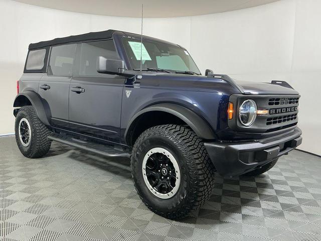 Photo of 2021 Antimatter Blue Metallic Ford Bronco