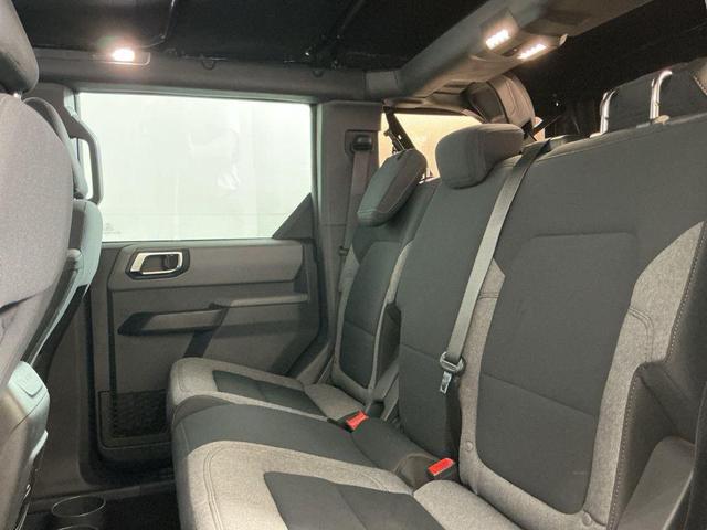 Photo of 2021 Antimatter Blue Metallic Ford Bronco