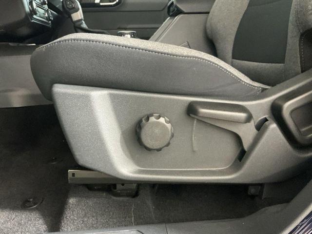 Photo of 2021 Antimatter Blue Metallic Ford Bronco