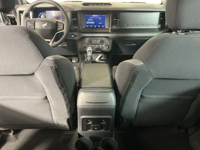 Photo of 2021 Antimatter Blue Metallic Ford Bronco