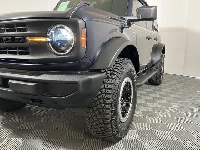 Photo of 2021 Antimatter Blue Metallic Ford Bronco