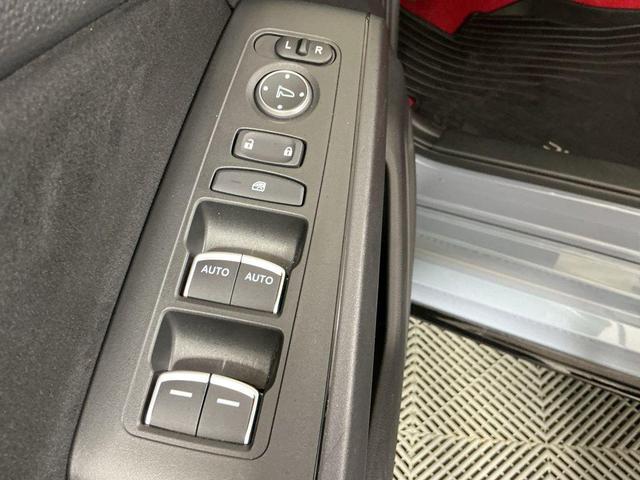 Photo of 2024 Sonic Gray Pearl Honda Civic Type R