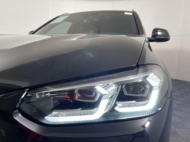 Photo of 2022 Jet Black BMW X3