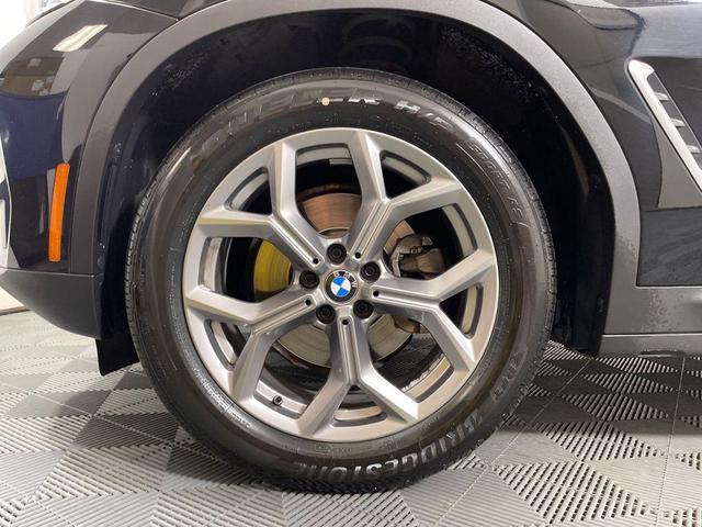 Photo of 2022 Jet Black BMW X3