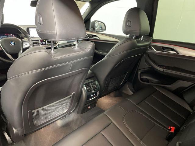 Photo of 2022 Jet Black BMW X3