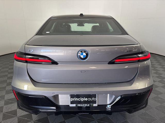 Photo of 2025 Oxide Grey Metallic BMW i7