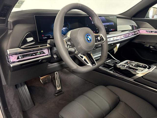 Photo of 2025 Oxide Grey Metallic BMW i7