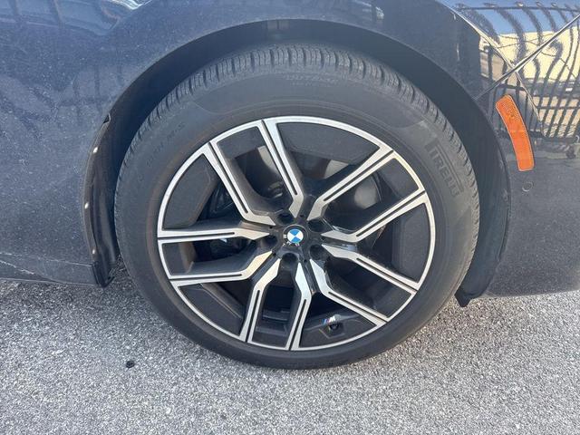 Photo of 2023 Carbon Black Metallic BMW 740