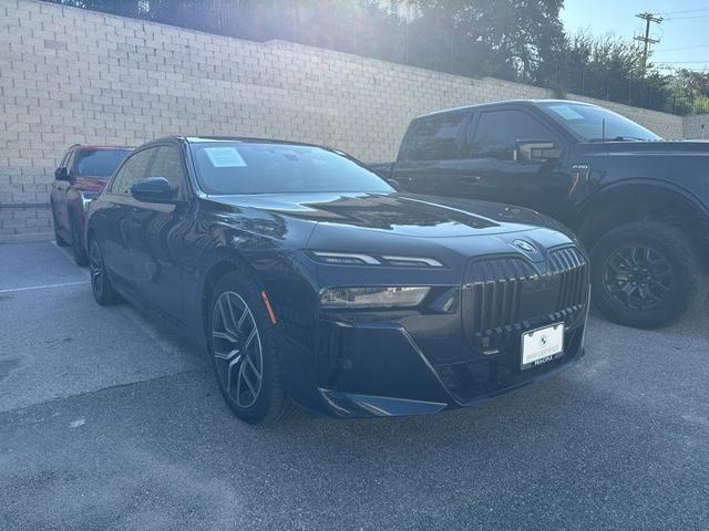 Photo of 2023 Carbon Black Metallic BMW 740