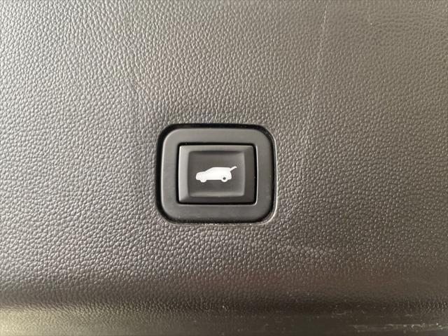 Photo of 2019 Silver Ice Metallic Chevrolet Traverse