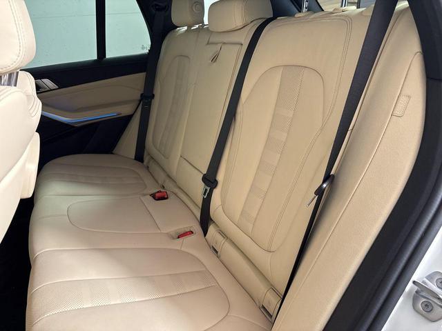 Photo of 2022 Alpine White BMW X5 PHEV