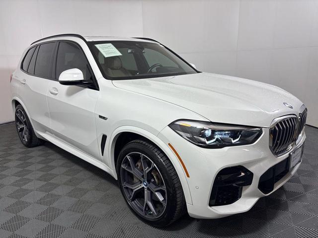 Photo of 2022 Alpine White BMW X5 PHEV