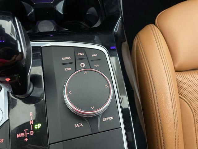 Photo of 2022 Mineral White Metallic BMW X3